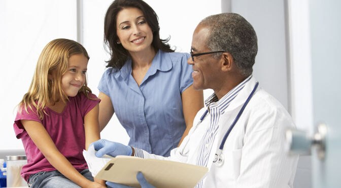 TruMed-1000×600-A Doctor discussing vaccine safety concerns with patients